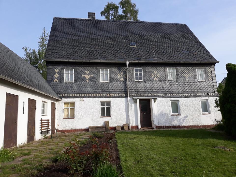 Thumbnail-Einfamilienhaus mit Nebengebäude