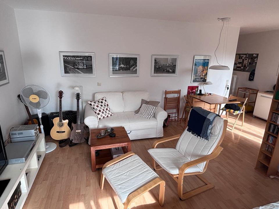 Thumbnail-Sehr schöne 1-Zimmer-Wohnung mit Balkon und Pkw Stellplatz