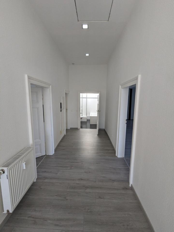 Thumbnail-Helle 3-Zimmer-Dachgeschosswohnung mit EBK