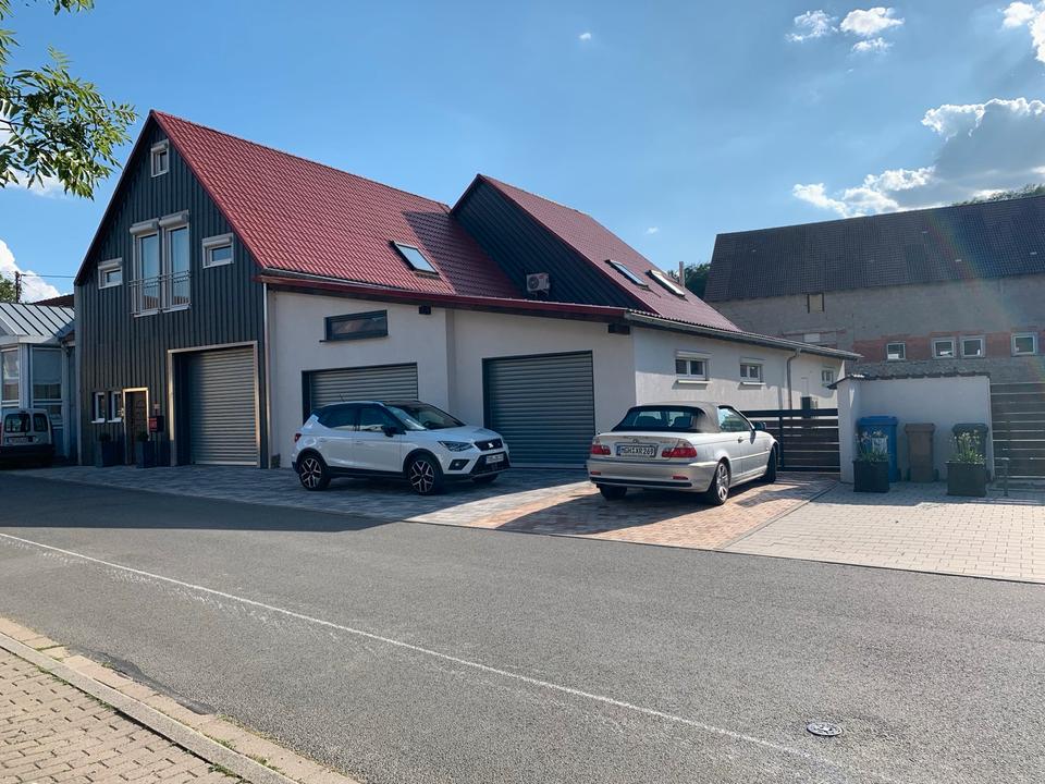 Thumbnail-Haus mit Maisonette Wohnung und großer Hobby Werkstatt