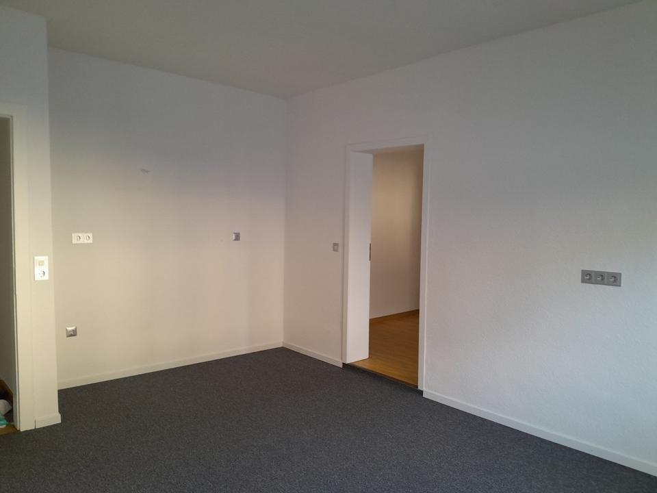 Thumbnail-Haus mit Scheune + 2 Garagen & Doppelgarage + Hof & Garten