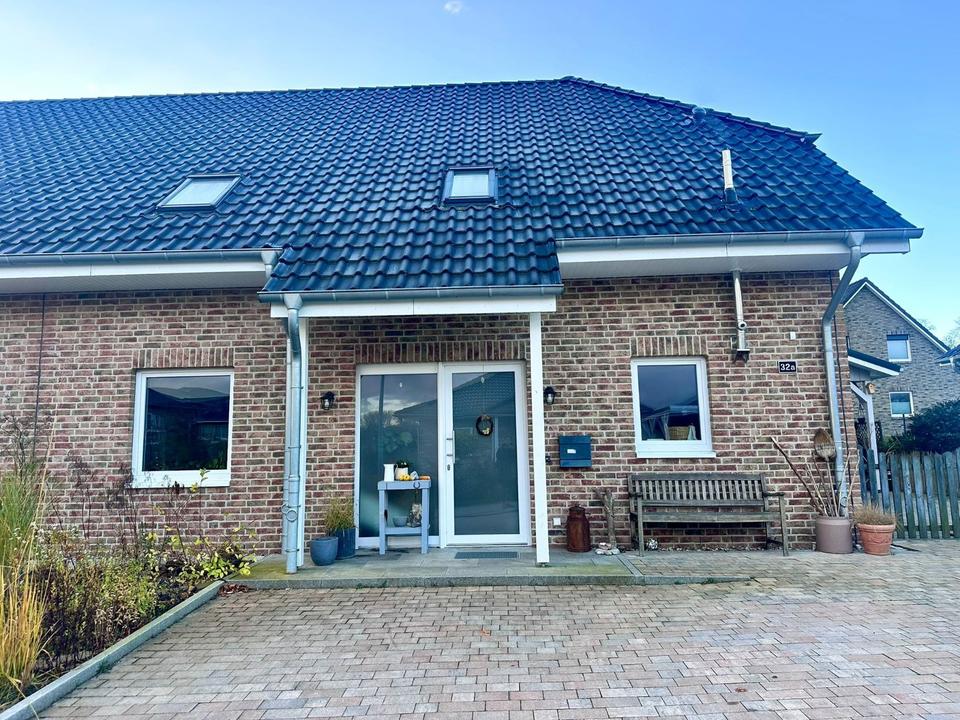 Thumbnail-Charmante DHH ab 0326 - Neubaugebiet - Ostseenähe - zu vermieten