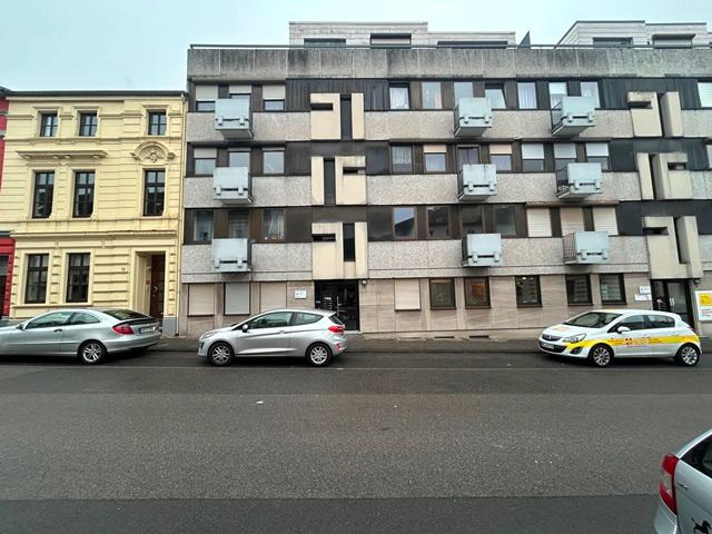 Thumbnail-Großzügige 2-Zimmer-Wohnung mit umlaufenden Balkon, Terrasse und modernisiertem Bad