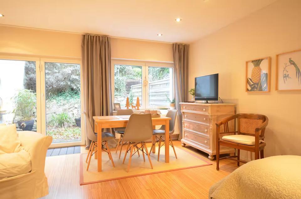 Thumbnail-Stilvoll möblierte 1-Zimmer-Wohnung im Herzen Junkersdorfs