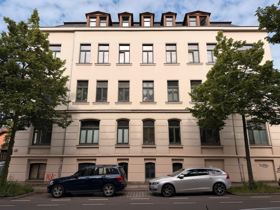 Thumbnail-Sanierte 4 Zi. DG Wohnung, Parkett, EBK, uvm