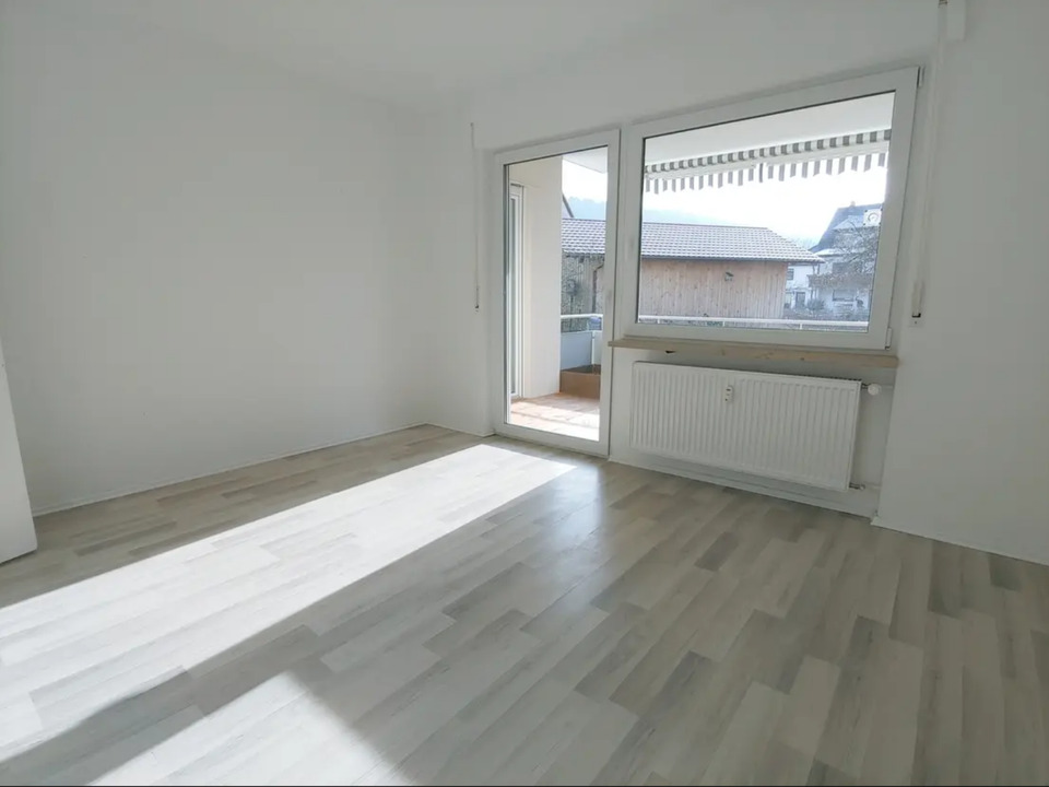 Thumbnail-Gepflegte 4,5-Zimmer Wohnung mit Garage