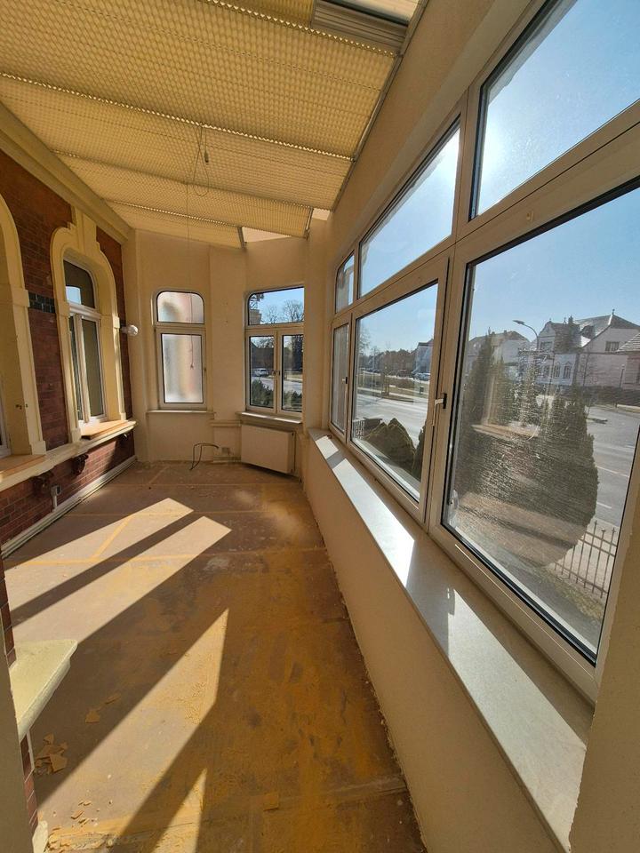 Thumbnail-4 Zimmer Wohnung renoviert, Parkett, Wintergarten, Remise mit WC