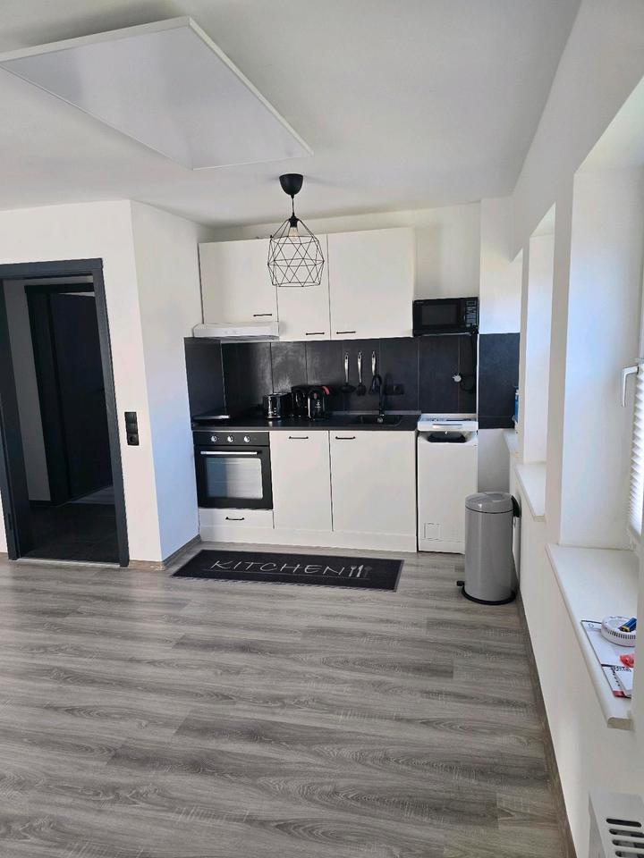 Thumbnail-Sanierte 2 Zi Whg zentral gelegen-TEXT LESEN