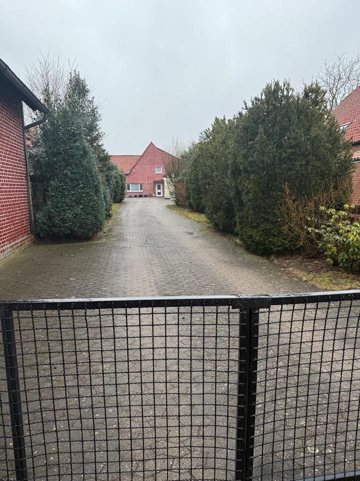 Thumbnail-Älteres sanierungsbedürftiges Bauernhaus
