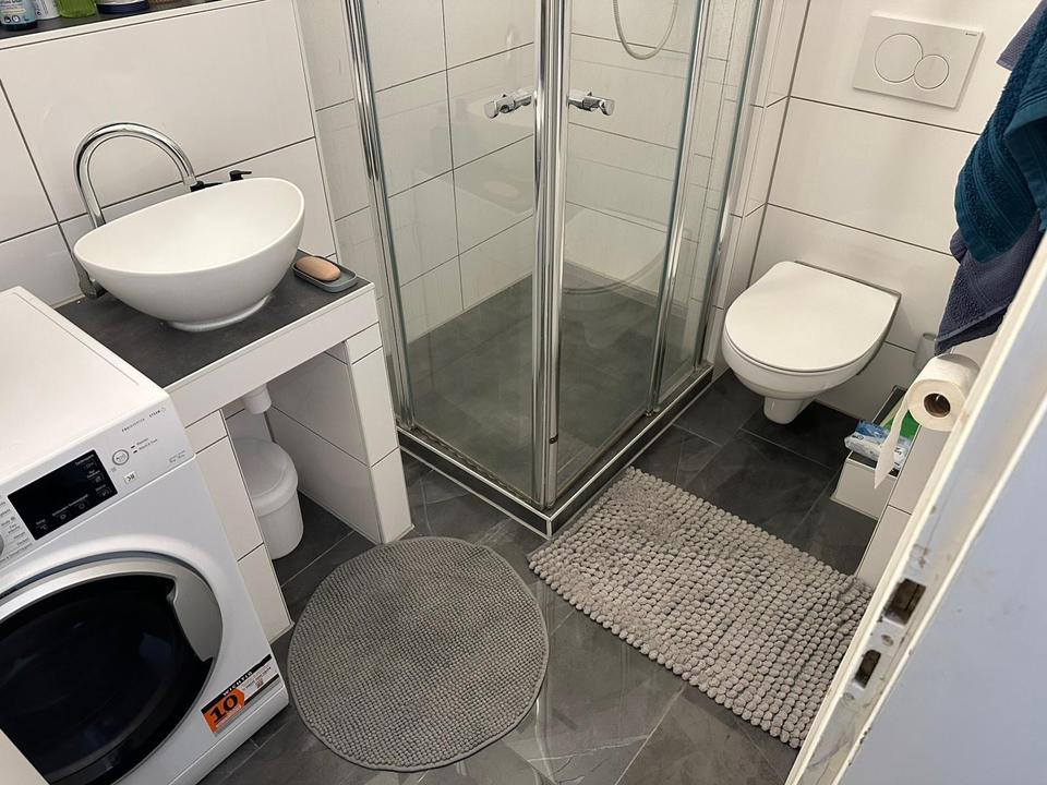 Thumbnail-VOLLMÖBILIERTE WOHNUNG RHEINSTR