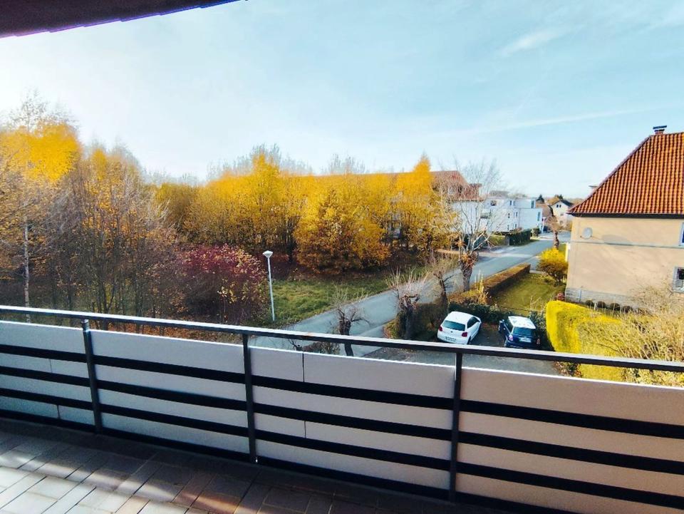 Thumbnail-Großzügige Wohnung mit Aussicht, 2 Balkonen und Kamin zwischen Bielefeld und Detmold