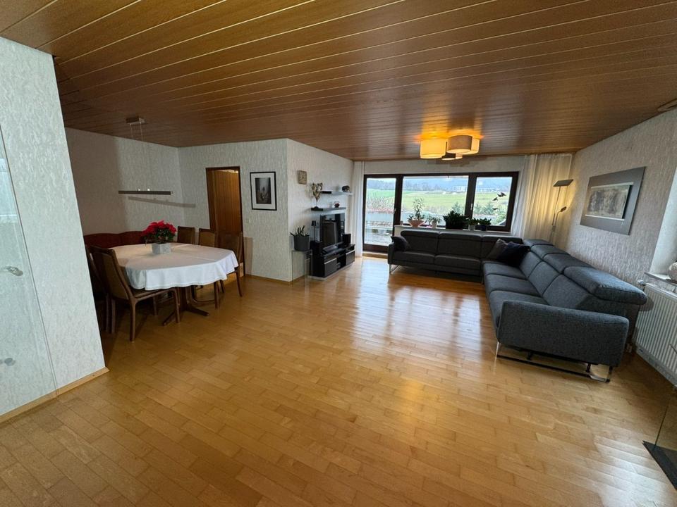 Thumbnail-Großzügige helle Terrassenwohnung mit Stellplatz in Aalen (Heide)