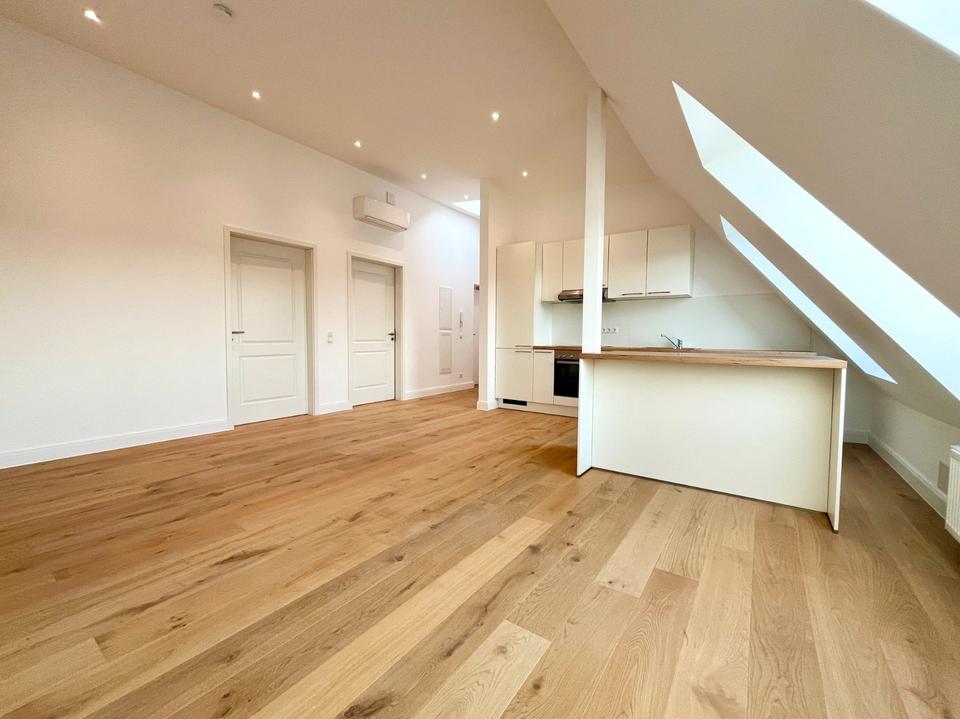 Thumbnail-Tolle 3-Zimmer-Wohnung | EBK inkl. | sanierter Altbau | Modernes Tageslichtbad | Dachgeschoss