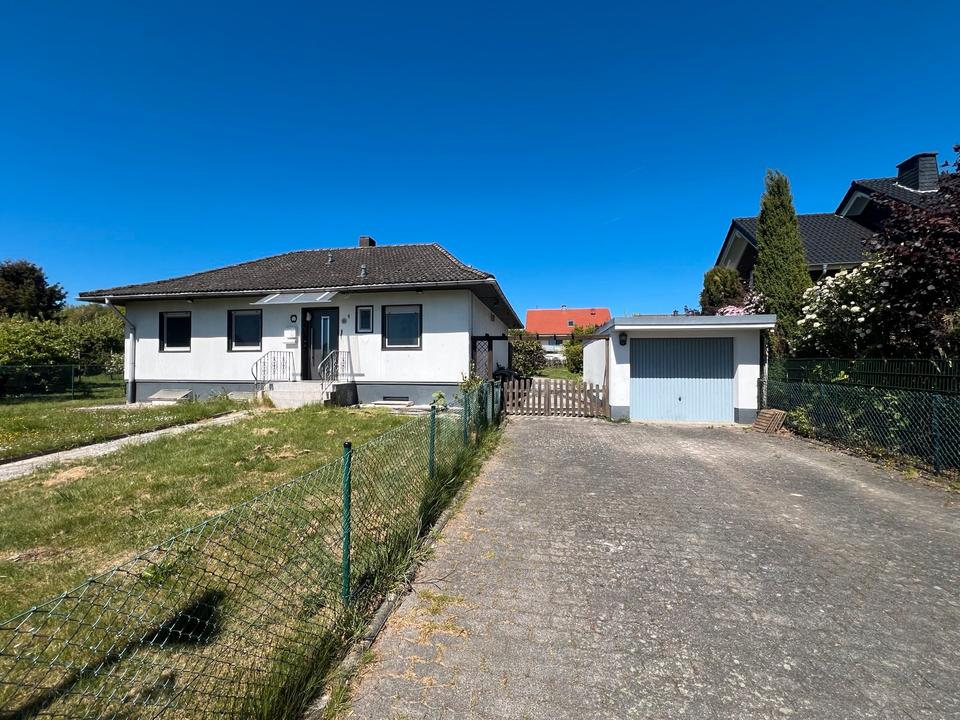 Thumbnail-Bungalow mit Vollkeller und Garage in Asbach
