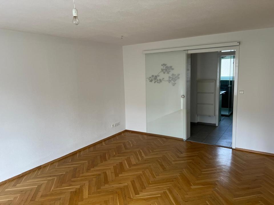 Thumbnail-3-Zimmer Wohnung mit Balkon und Garage in Stgt.-Stammheim
