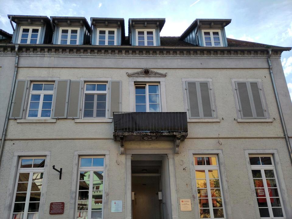 Thumbnail-Schöne Altbau Wohnung 114qm in zentraler Lage