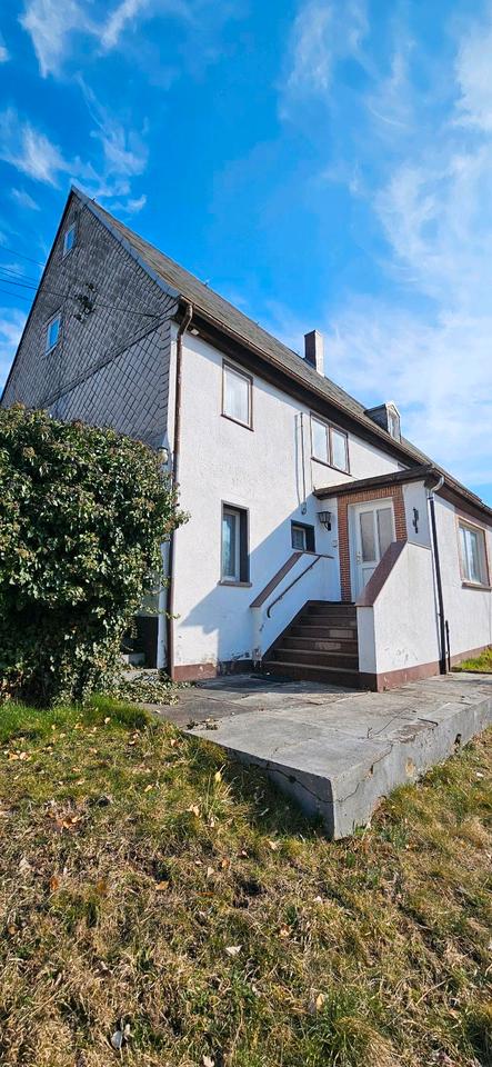 Thumbnail-EinfamilienhausMehrgenerationen Haus Garagen Nebengebäude 1080m²