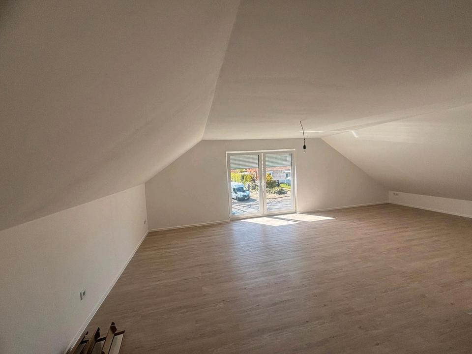 Thumbnail-Biete 4 Zimmer Dachgeschoss Wohnung