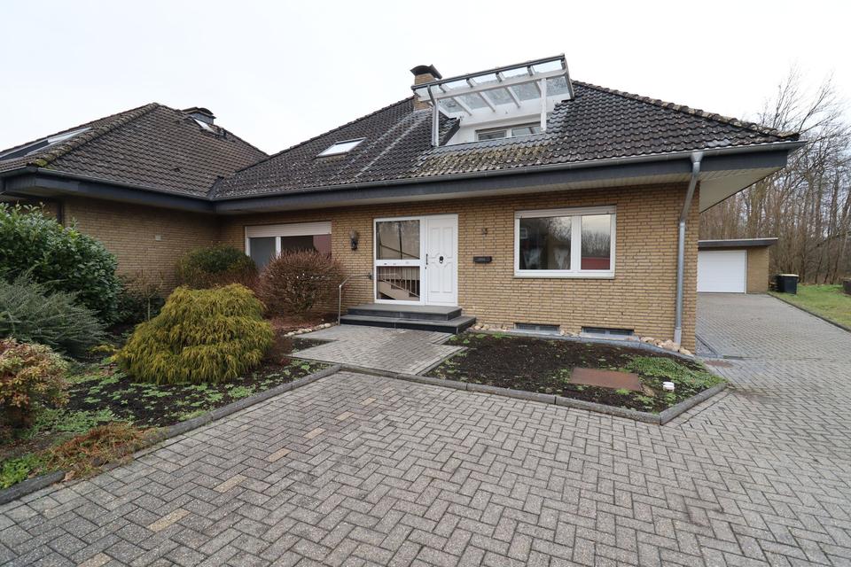 Thumbnail-Charmante 3-Zimmer Dachgeschosswohnung mit Einbauküche und Balkon