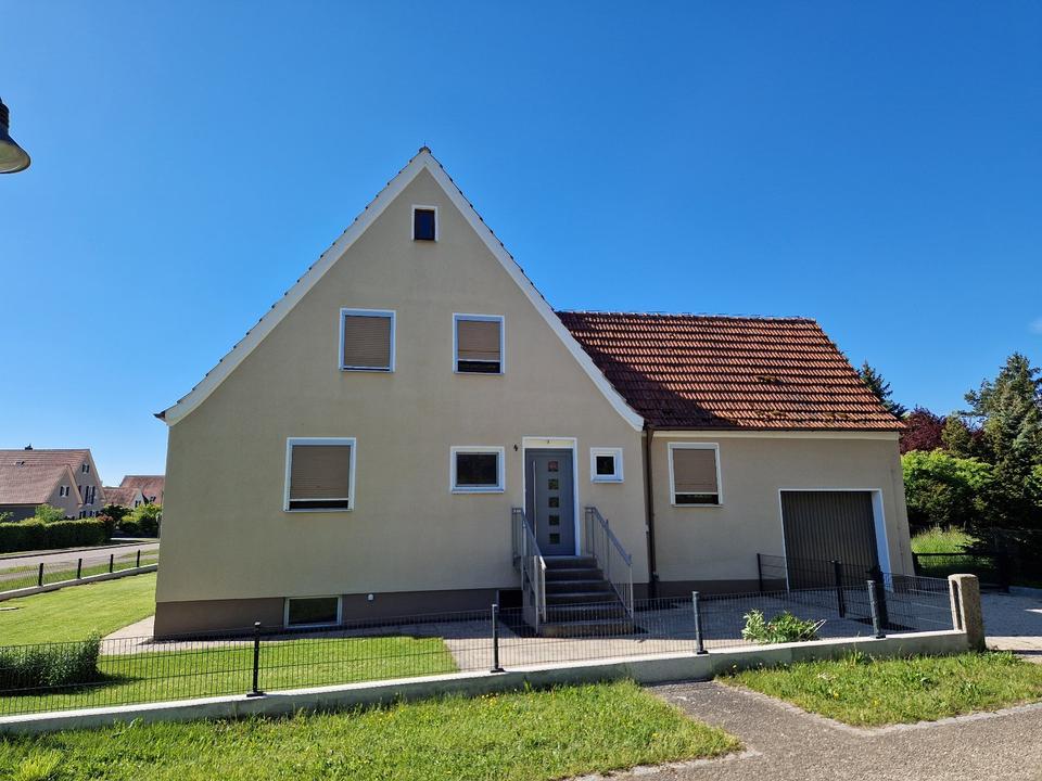 Thumbnail-Einfamilienhaus mit Garten und Garage zu vermieten