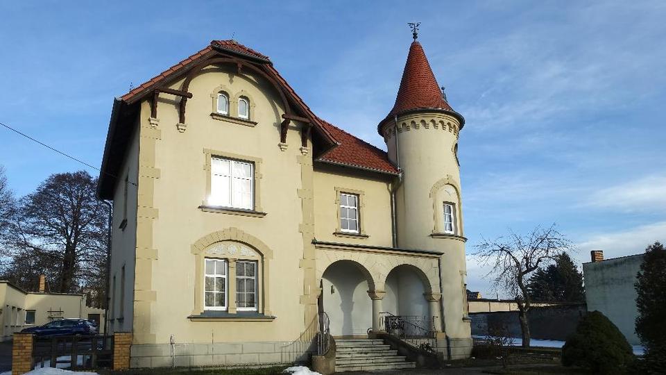 Thumbnail-Historische Villa mit Turm – ideal für gewerbliche Nutzung