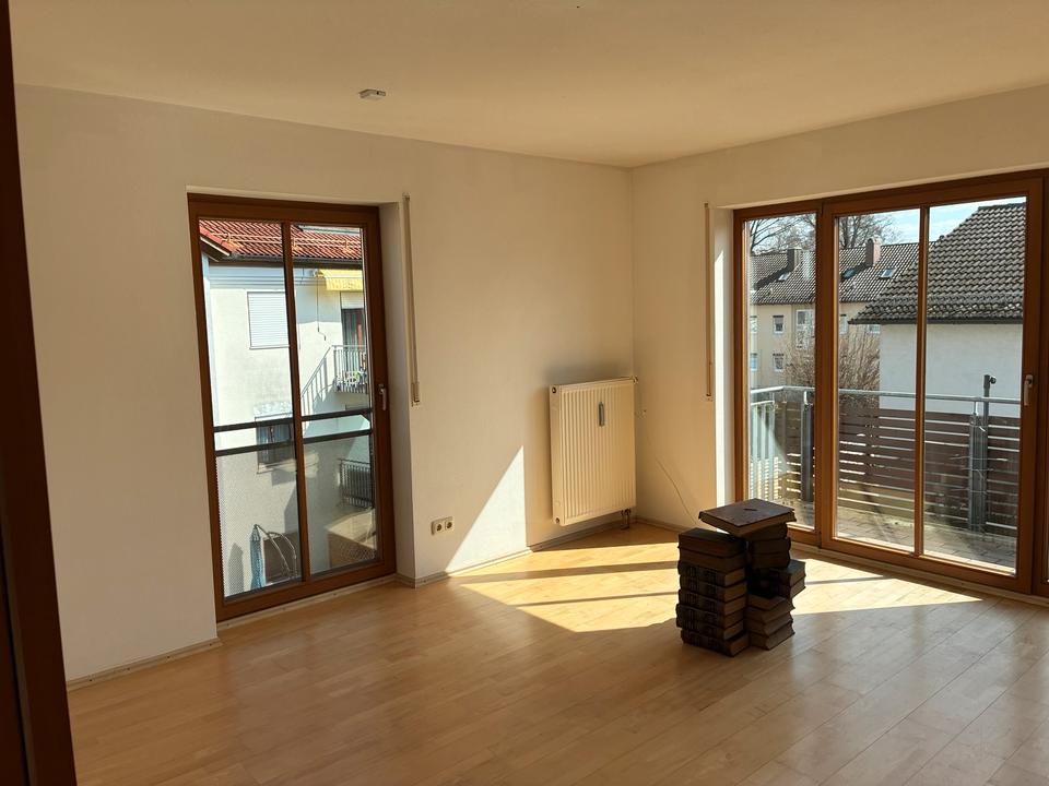 Thumbnail-Zentral gelegene 3 Zimmer Wohnung in Traunreut, 85 m2, neue Küche