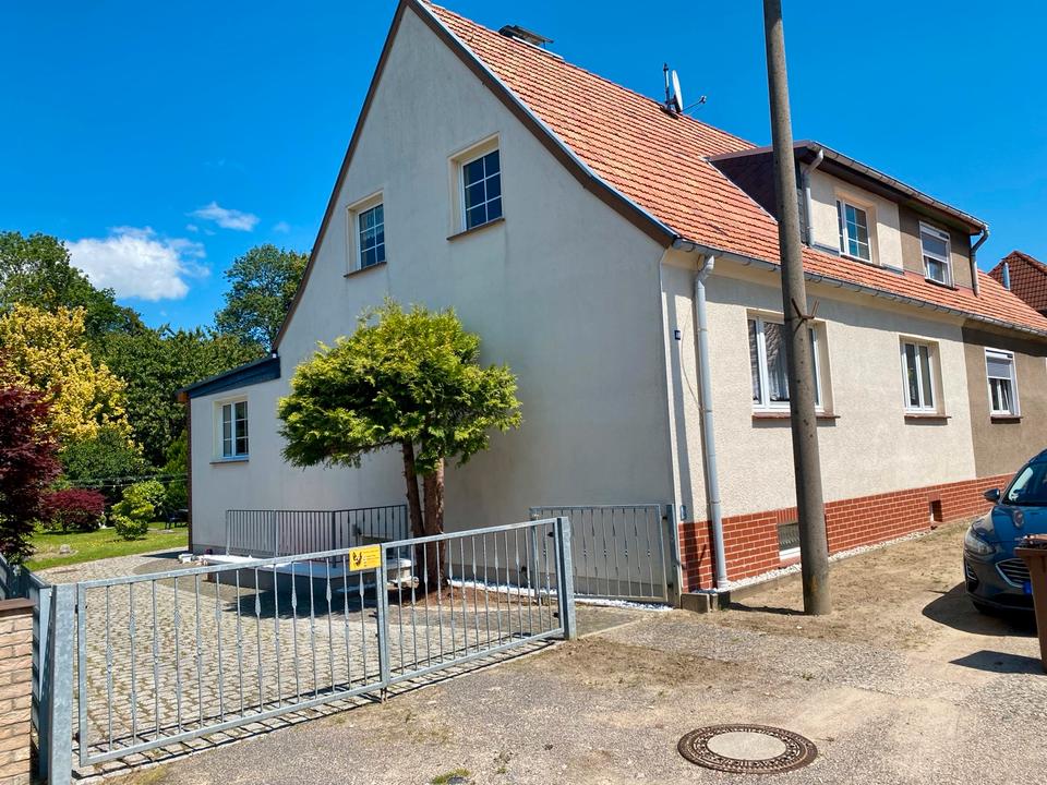 Thumbnail-Großzügige Doppelhaushälfte in Schönberg (Mecklenburg) zu verk.