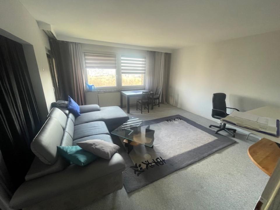 Thumbnail-2-Zimmer-Wohnung (65 m²) mit Balkon und möblierter Küche