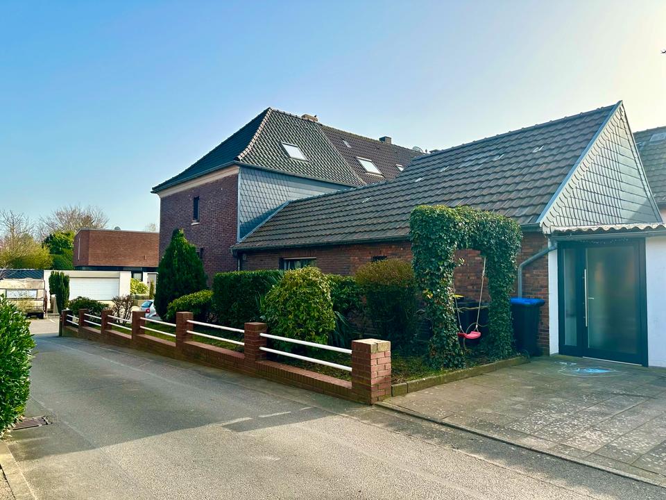 Thumbnail-Charmante Einfamilienhaus 2 Garagen in Ruhiger Lage von Heinsberg