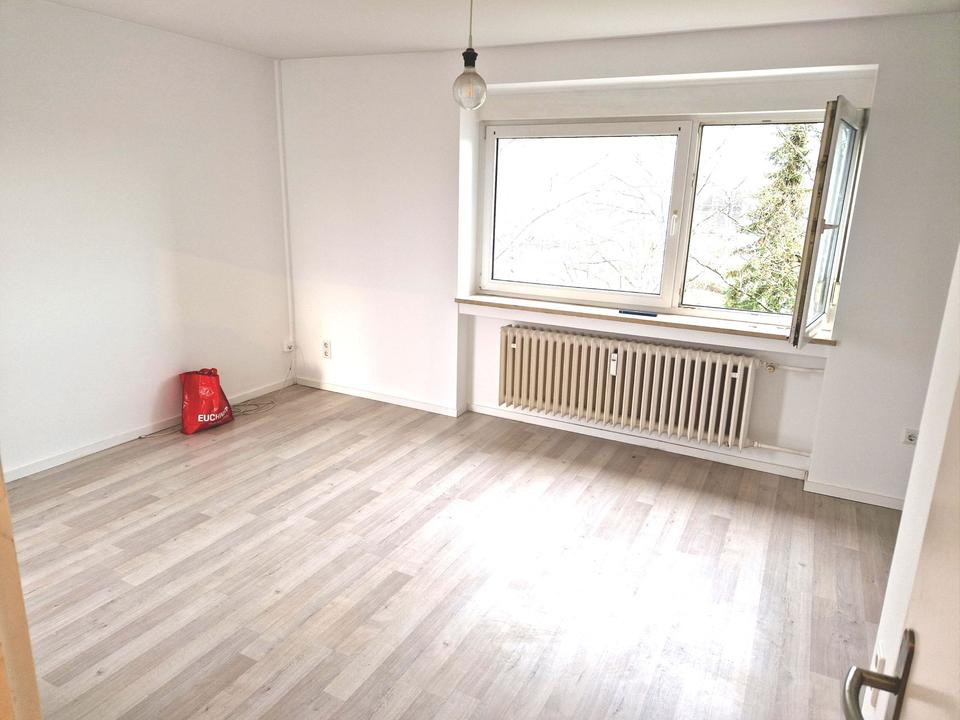 Thumbnail-Helle 1-Zimmer-Wohnung mit Balkon in Coburg-Eisenacher Straße