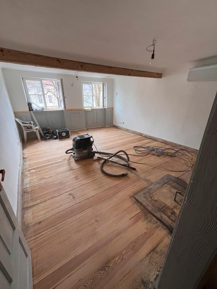 Thumbnail-1-Zimmer Wohnung 2. OG am Schillerplatz mit Klimaanlage