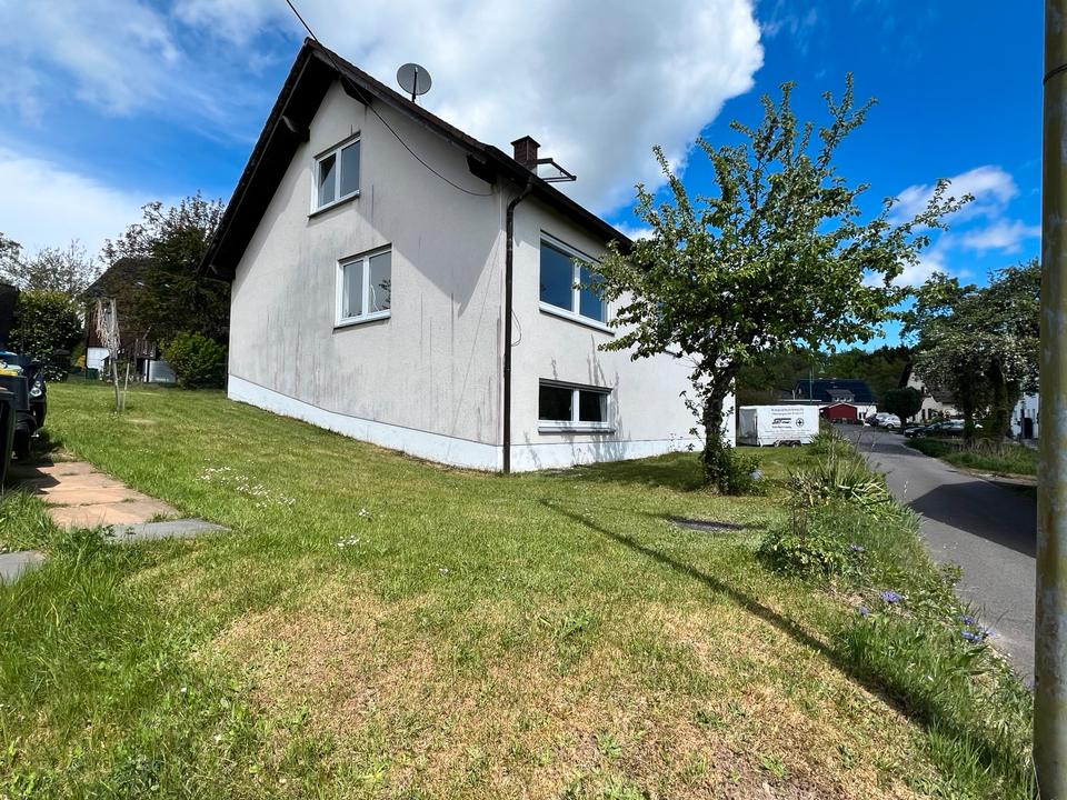 Thumbnail-Einfamilienhaus 189,6 m2, 7 Zimmer 2 Bäder, Keller, Garage