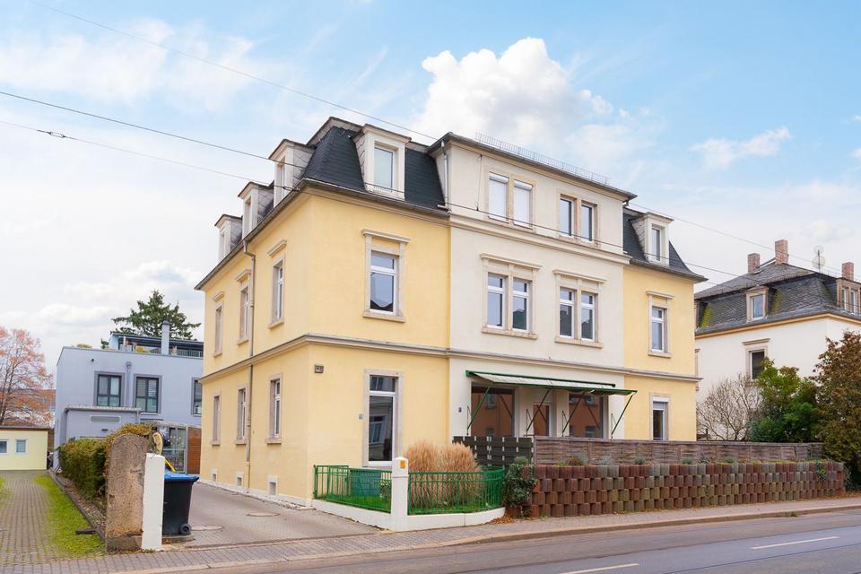 Thumbnail-Frisch renovierte Altbauwohnung mit 43 m² Terrasse, Tageslichtbad, offene Küche, Stellplatz, etc.