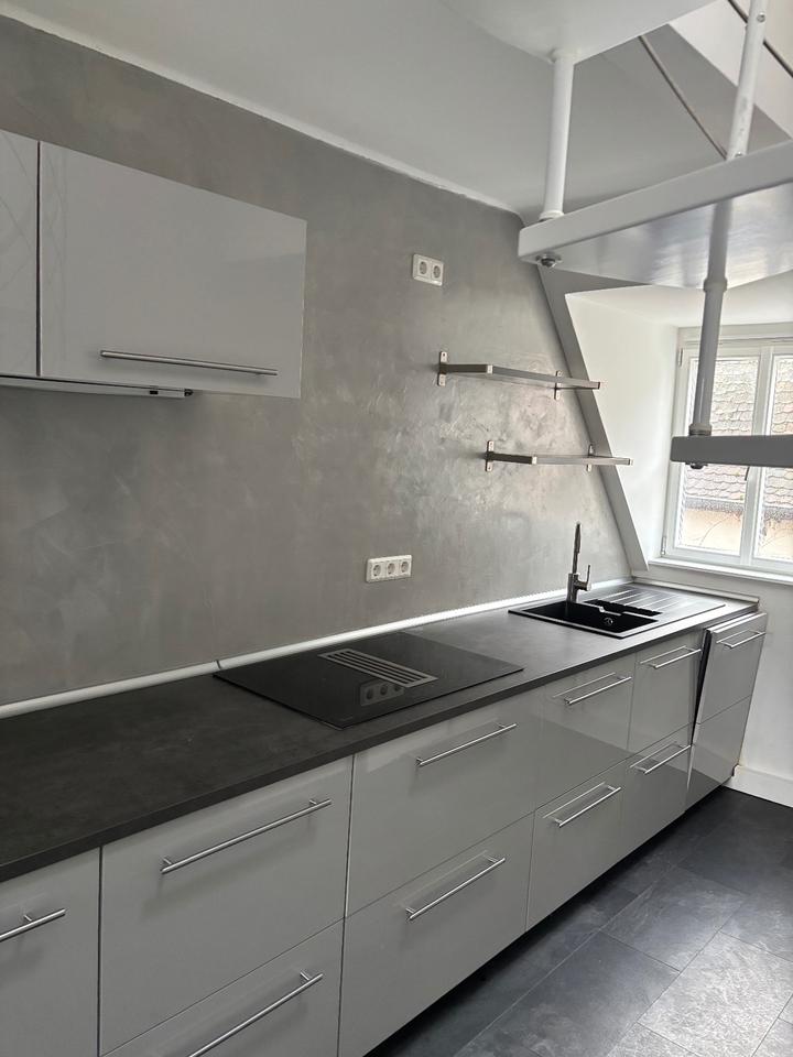 Thumbnail-Möblierte Dachwohnung über 2 Etagen in BLK Mitte zu vermieten