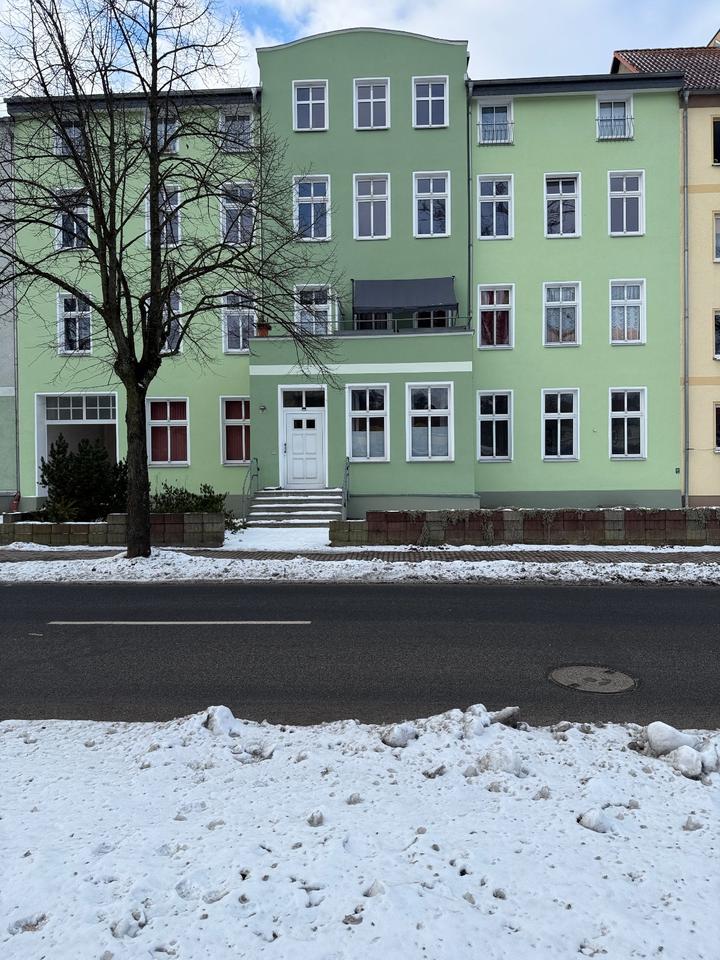 Thumbnail-Freundliche 4-Raum-Wohnung in Demmin (03.04.02)