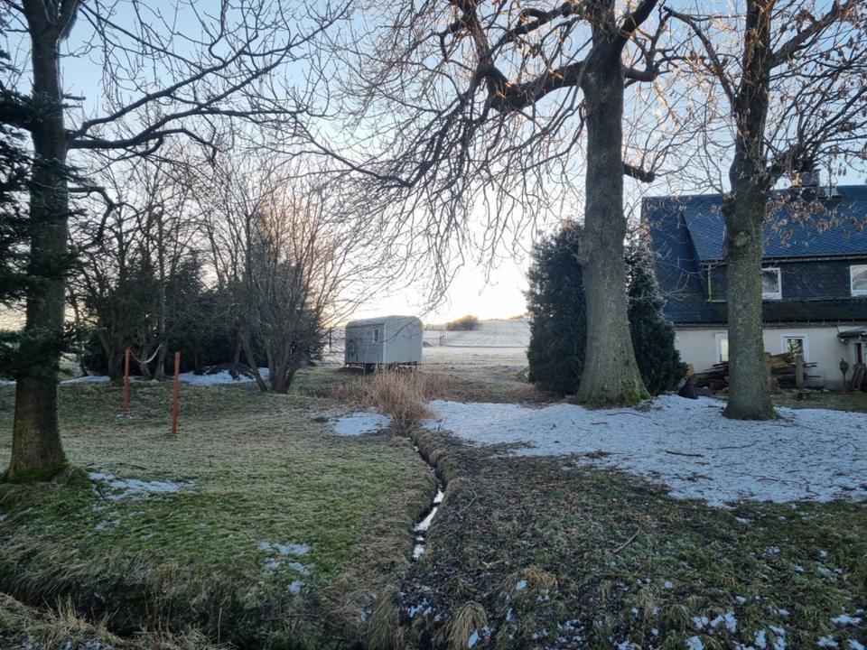 Thumbnail-Altes Bauernhaus mit großem Grundstück