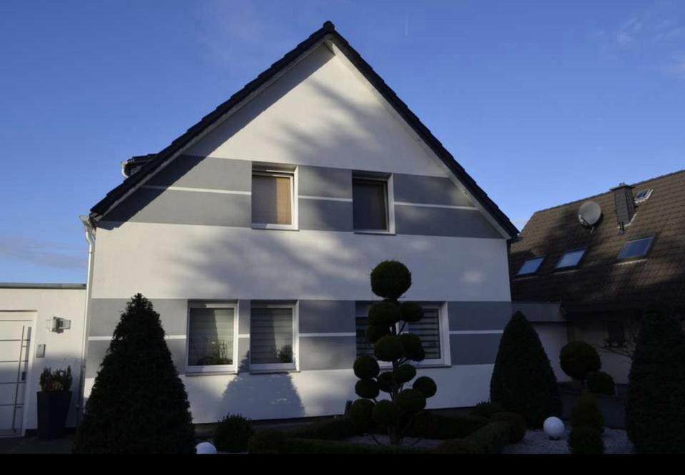 Thumbnail-Großzügiges Einfamilienhaus mit Einliegerwohnung