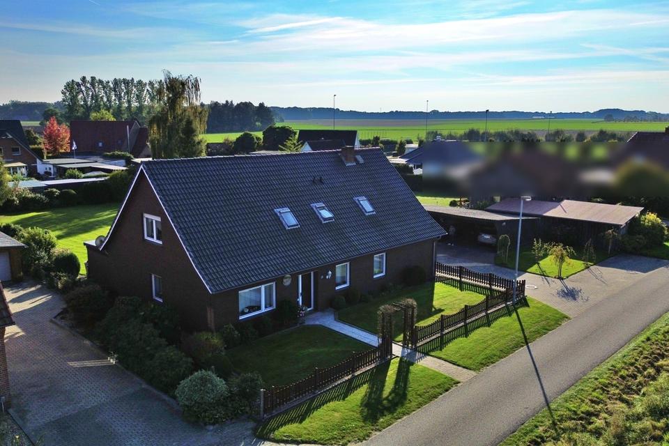 Thumbnail-Wohnhaus mit großem Grundstück in ruhiger Ortsrandlage