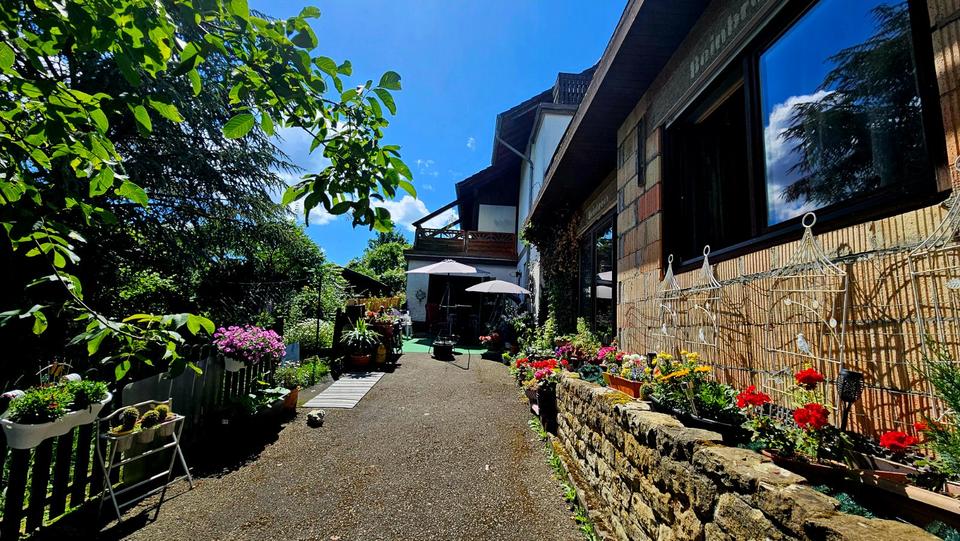 Thumbnail-Mehrgenerationenhaus mit großem Grundstück in ruhiger Lage