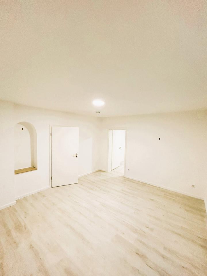 Thumbnail-Großzügige 4,5-Zimmer-EG-Wohnung mit Terrasse, Garten & Garage