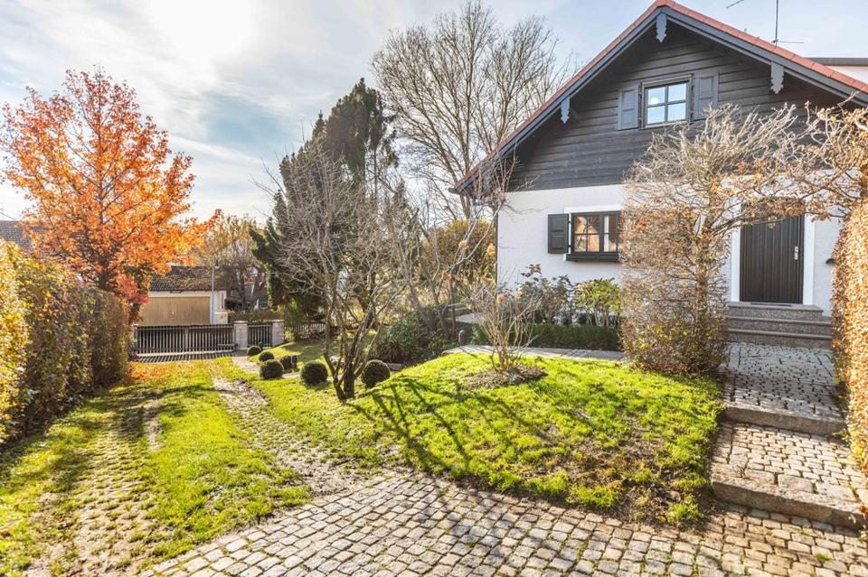 Thumbnail-Exklusives, liebevoll modernisiertes Landhaus auf idyllischem, eingewachsenem Grundstück mit 800 m²