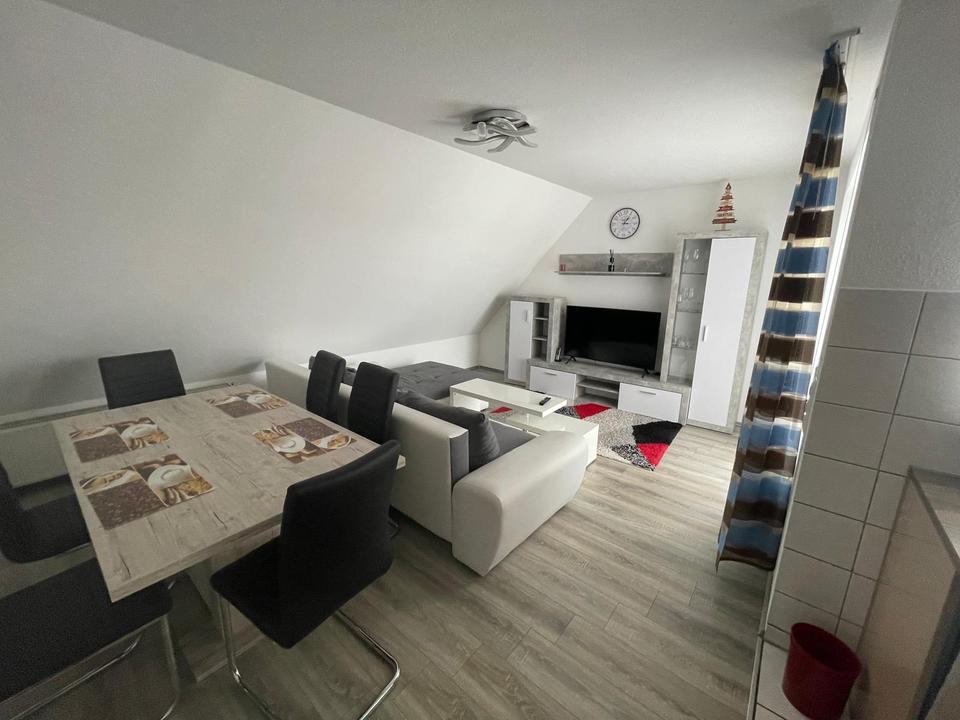 Thumbnail-Voll möblierte 2-Zimmer Wohnung mit Balkon & Tiefgarage