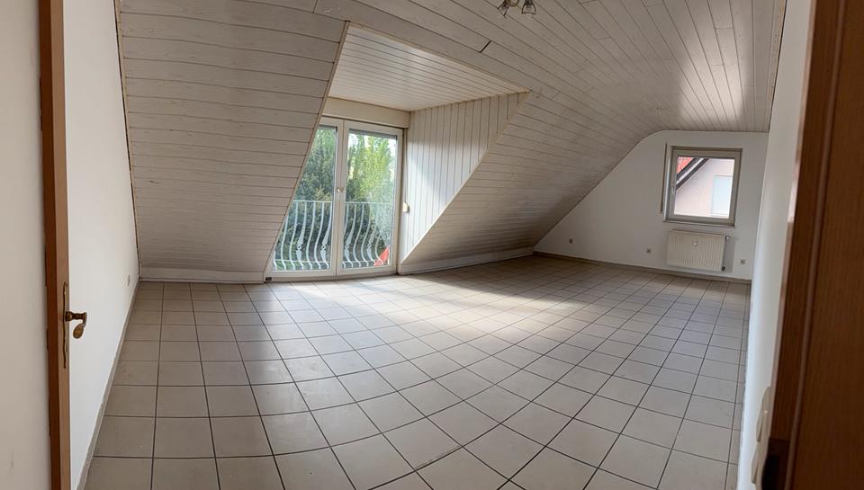 Thumbnail-3-ZKB Dachgeschosswohnung (84 m²) mit EBK, Stellplatz, Keller