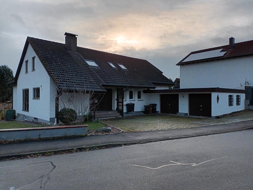 Thumbnail-3-Zimmer-Dachgeschosswohnung (90 m²) in ruhiger Lage