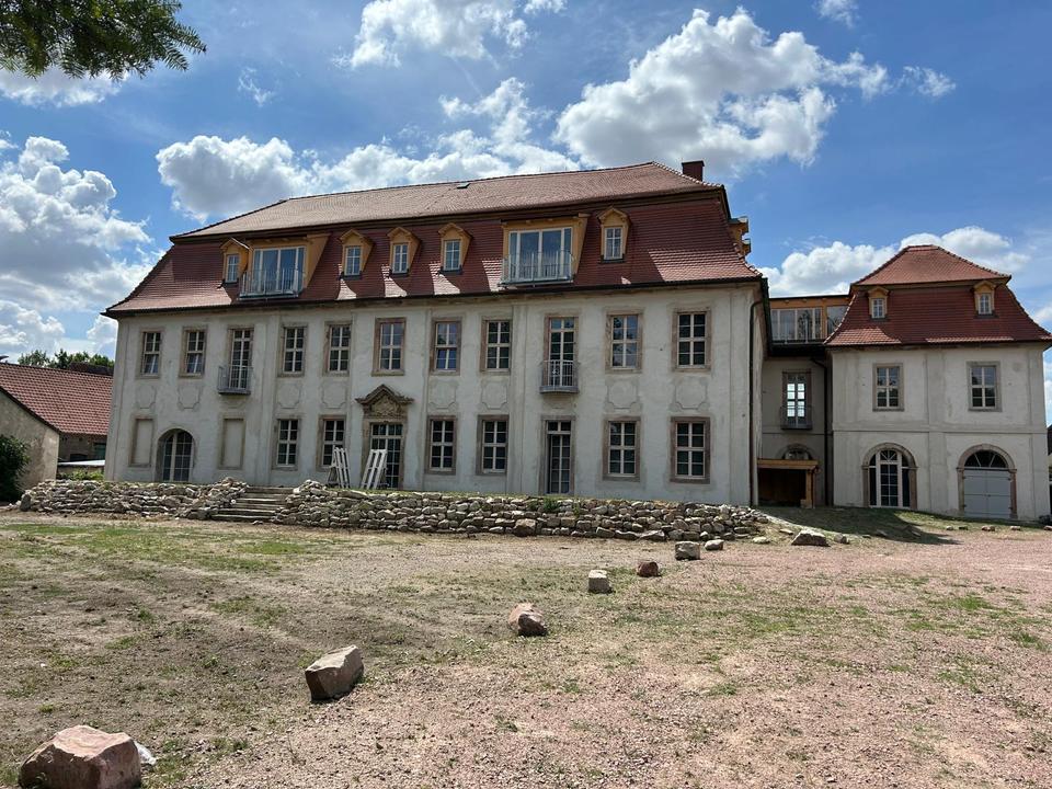 Thumbnail-Renovierte Altbauwohnung im Schloss - 5 Zimmer Wohnung