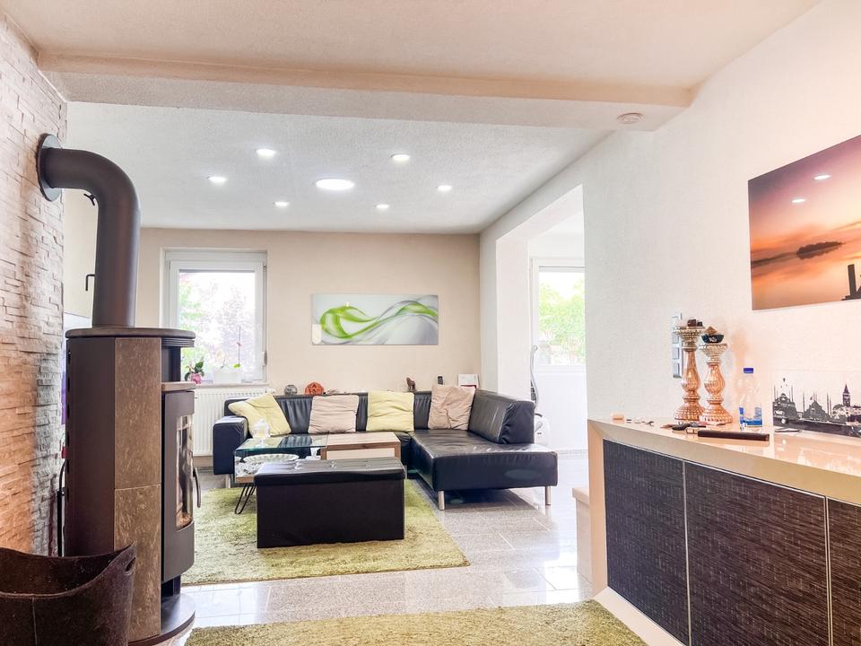 Thumbnail-Helle 4-Zimmer-Wohnung mit EBK und Gartenanteil in AA-Attenhofen