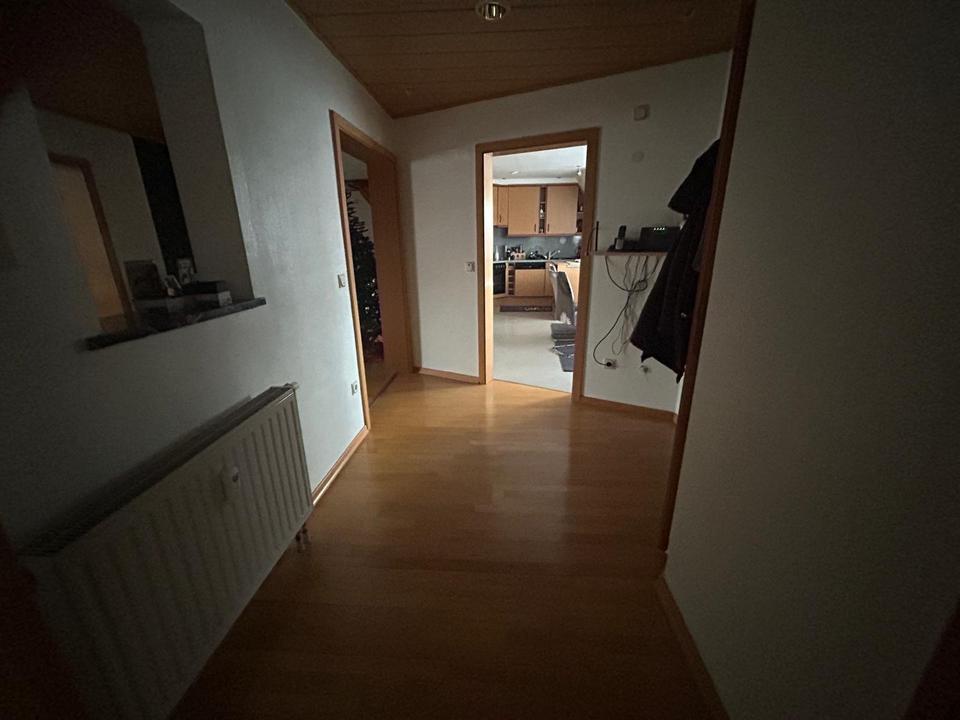 Thumbnail-Großzügige 5-Zimmer-Wohnung im Herzen von Poppenlauer