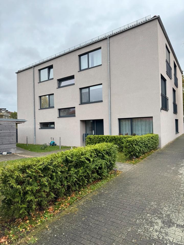 Thumbnail-Moderne 4-Zimmer-Dachgeschosswohnung mit Balkon in Velten