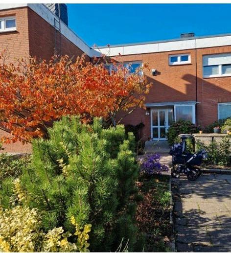 Thumbnail-Reihenmittelhaus mit Wintergarten und Garten in ruhiger Lage