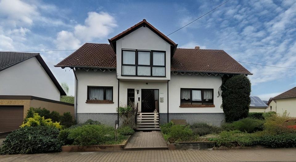 Thumbnail-Geräumiges Wohnhaus in guter Lage